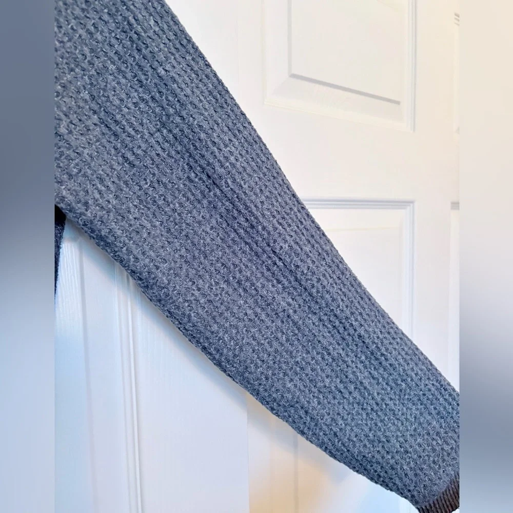 American Eagle Blue-Gray Knit Cropped Sweater — Size S - Picture 4 of 5